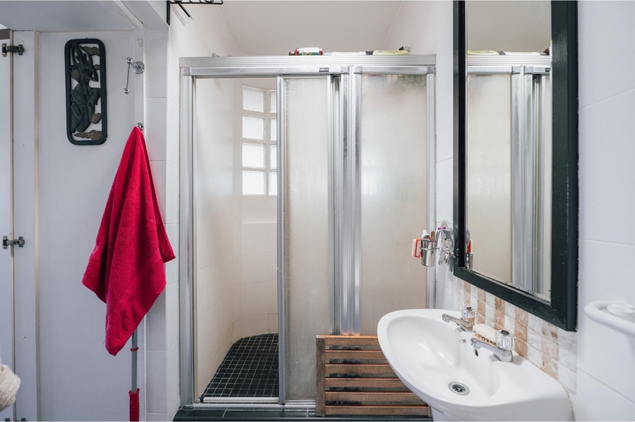 To Let 2 Bedroom Property for Rent in Green Point Western Cape